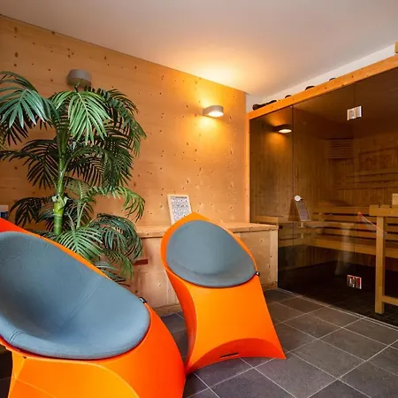 Luxury With Jacuzzi And Sauna 샬레