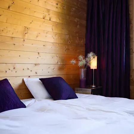Шале Luxury With Jacuzzi And Sauna